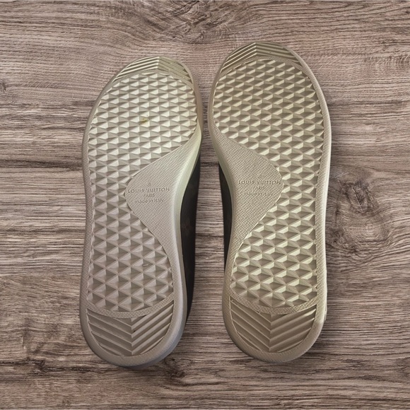 Like New Lou Vuitton Luximbog Sneakers - Picture 7 of 11